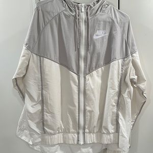 Women’s Nike windbreaker